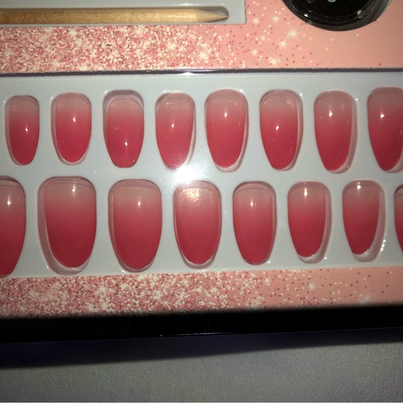 L.A. Colors Manicure Dream Artificial Nail Tip 29 Piece Set Gem Accents & Tools - Picture 7 of 11